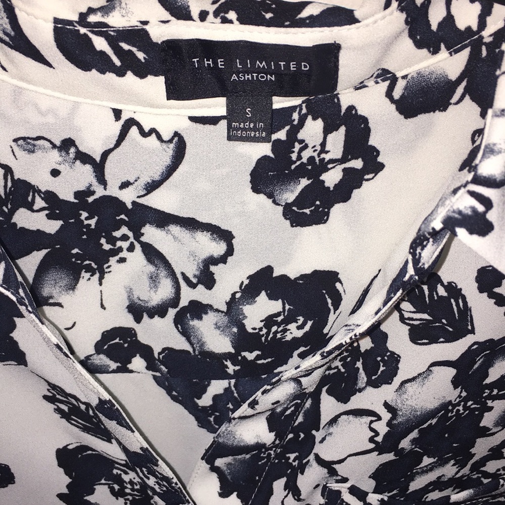 Blouse - Picture 2 of 3